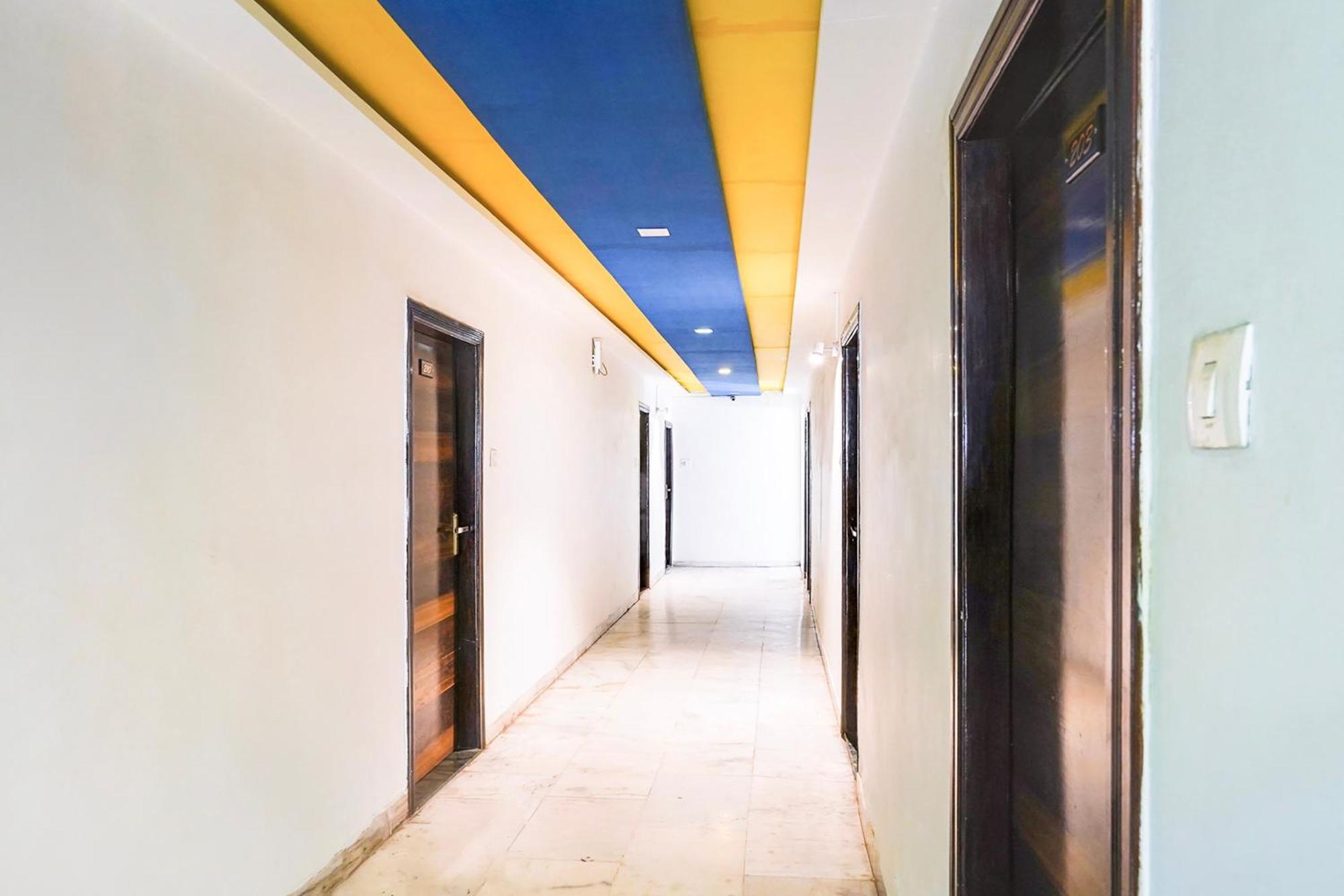 Hotel O Bridge Ahmedabad Exterior foto